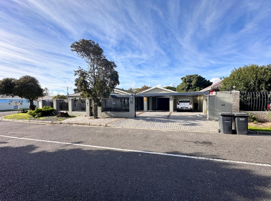 5 Bedroom Property for Sale in Milnerton Central Western Cape